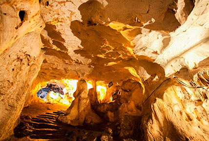Пещера Караин